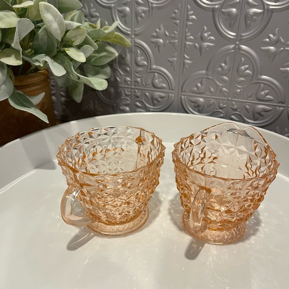 🩷 Beautiful vintage pink depression glass cream and sugar set - Picture 3 of 10